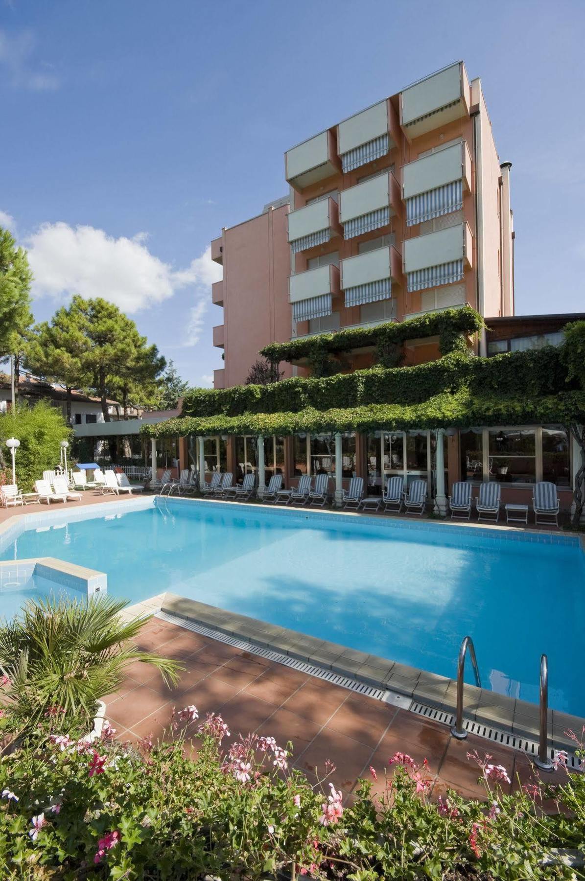 Hotel Meeting 切塞纳蒂科 外观 照片